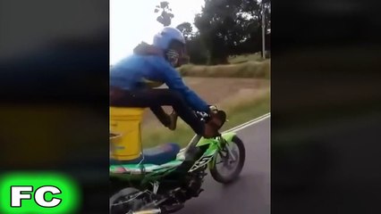 WEIRD and CRAZY Road Sightings ★ 2015 Compilation ★ FailCity