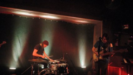 She Keeps Bees - “Vulture” @ Schon Schön in Mainz (Nov 25, 2014)