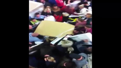 video fails - Black Friday mayhem captured in Walmart