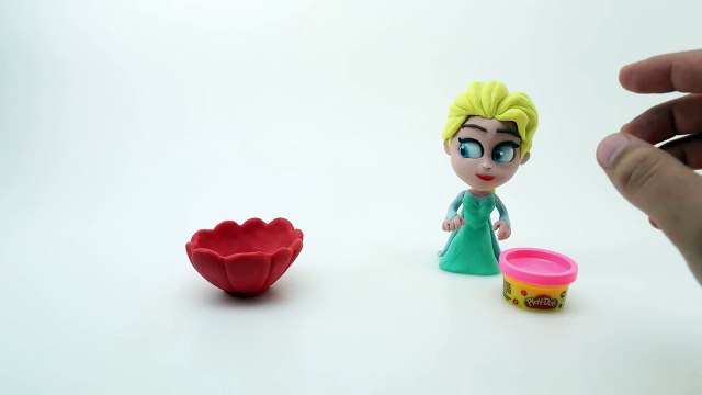How Elsa Makes Play-Doh Num Noms - Disney Frozen Stop Motion Animation