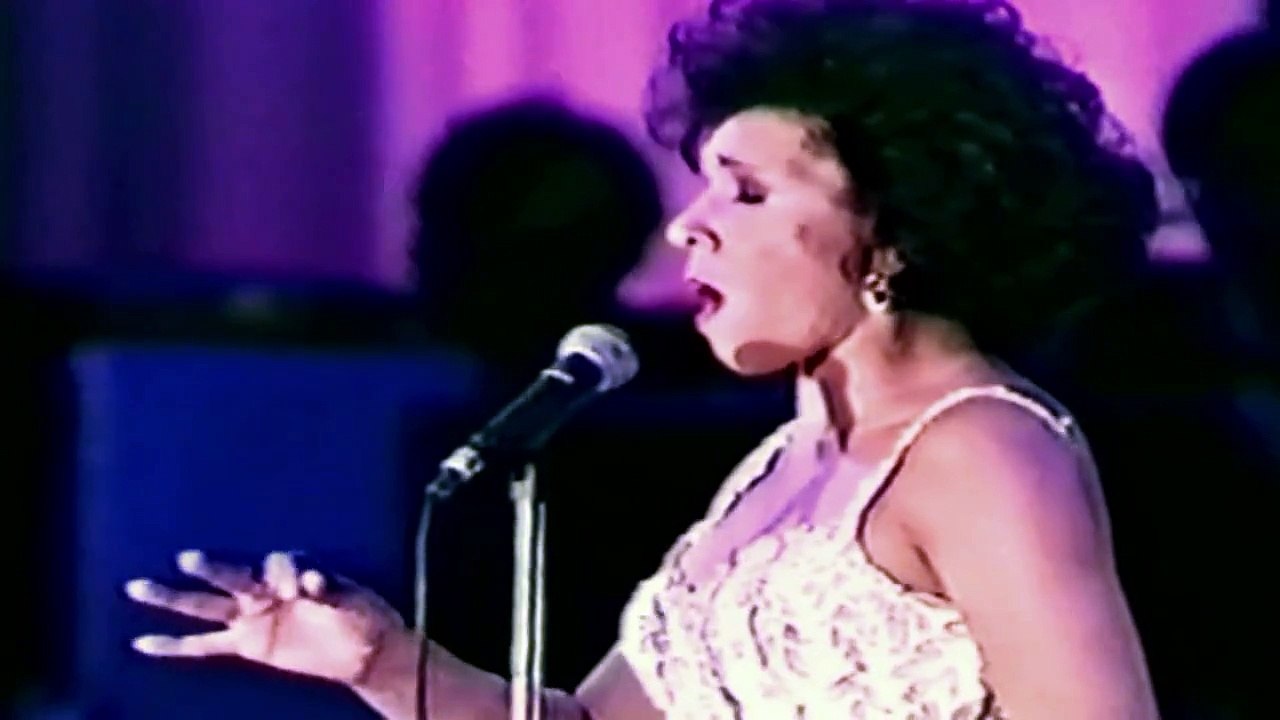 Shirley Bassey - And I Love You So (1990 Live in Yokohama)