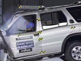 1997 Nissan Pathfinder moderate overlap IIHS crash test