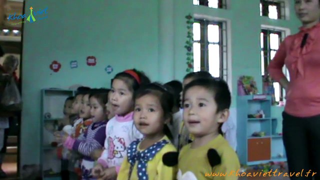 Visite de l'école maternelle d'un village d'ethnies minoritaires, en rout à Mai Chau | Voyage au Vietnam