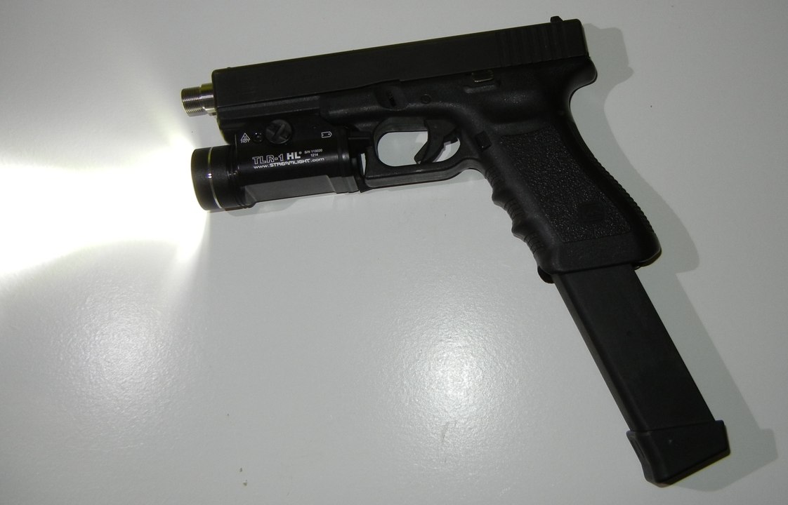 night shooting the streamlight TLR-1 HL weapon light