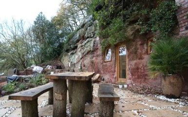 250 Milyon Yıllık Mağarayı Eve Dönüştürdü