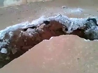 Evin Zeminindeki Taşları Kaldırınca Bakın Ne Çıktı! Yok Böyl