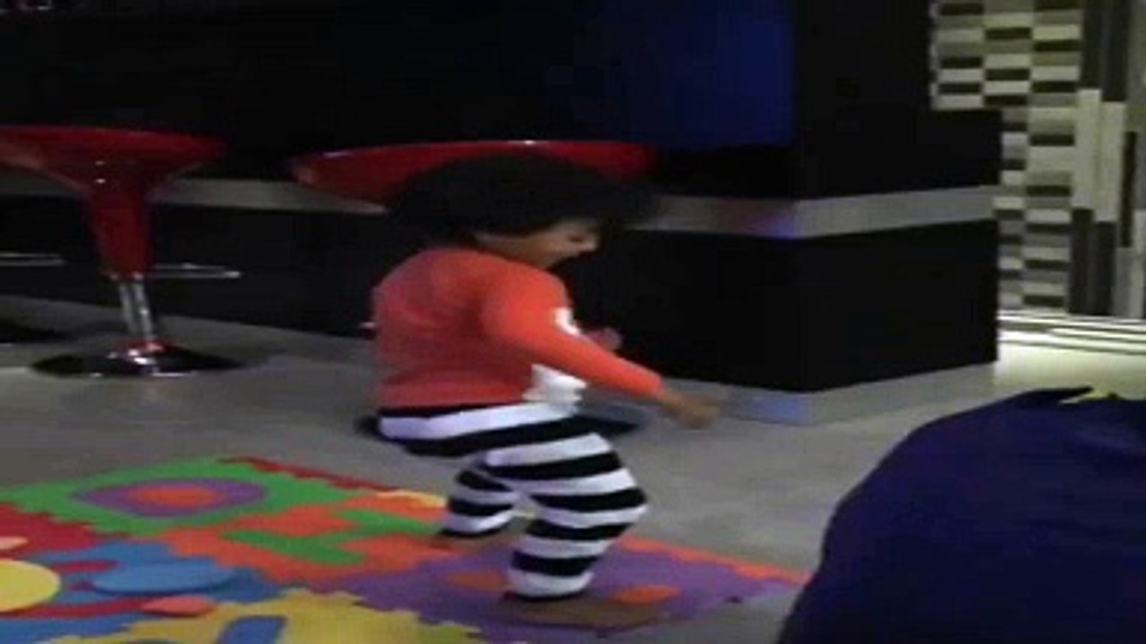 Junior Nani'den dans şovu!