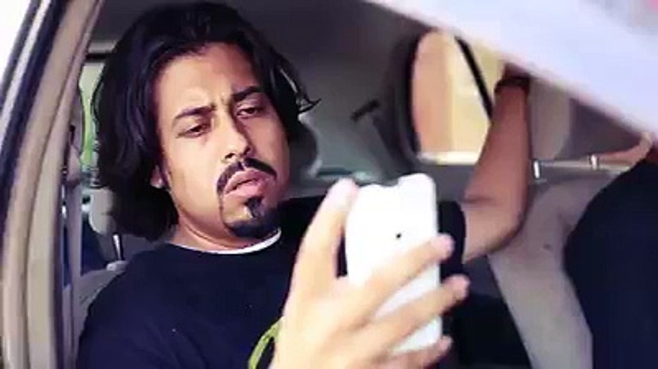 Pakistani Funny Clips When Waiting Friends