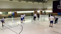 Un panier de basket inscrit sur un système de football américain !