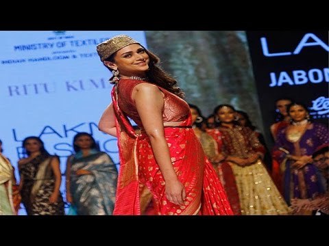 Aditi Rao Hydari showstops for Ritu Kumar