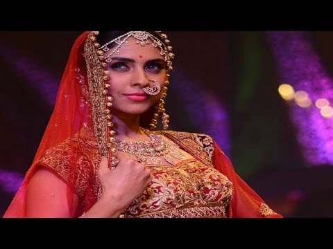 IIJW Modals On Ramp For Birdhichand Ghanshyamdas International Jewellers