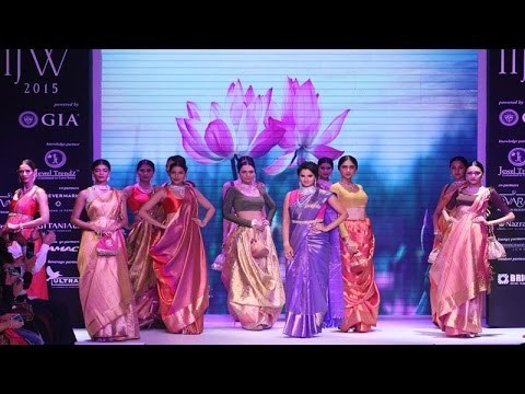 IIJW 2015 Sania Mirza Walks The Ramp For Moni Agarwal