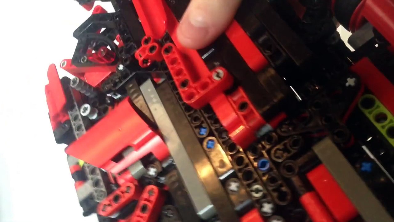 Un fusil LEGO taille réelle