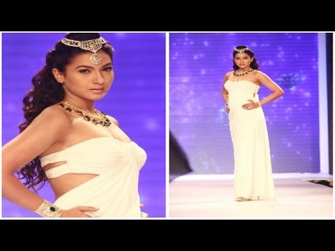IIJW 2014 Gauhar Khan's Goddess Look For IIGJ Jewellers