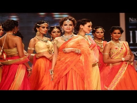 India International Jewellery Week 2014 IIJW Glamorous Dia Mirza Sizzles On Ramp