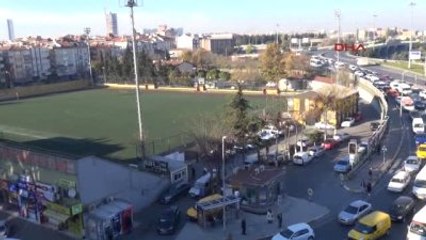 Avcılar'da Turgut Özal Stadyumu'nun Yıkımına Başlandı