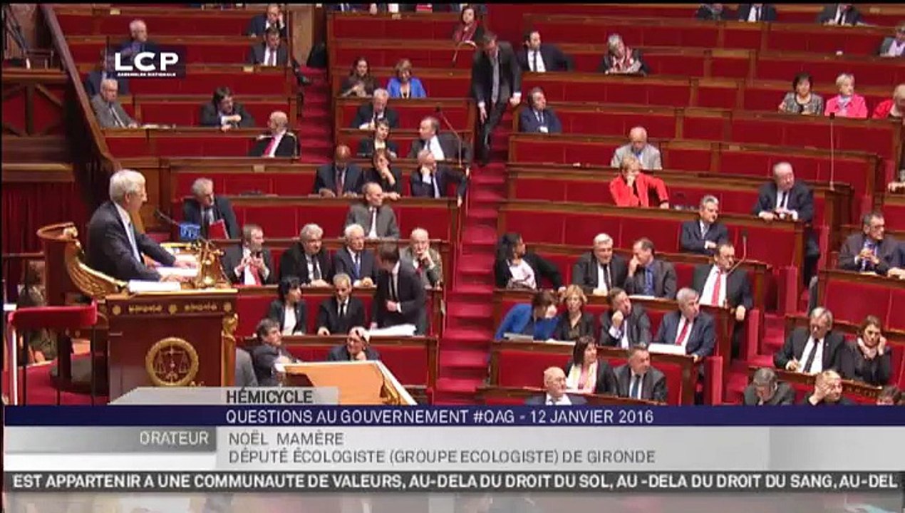 Noel  Mamère a tout dit. C'est peut-être un con, mais pour le coup, il a raison. Valls, à part bien maîtriser sa langue de vipère et son sarcasme, n'est rien d'autre qu'un danger pour la France.