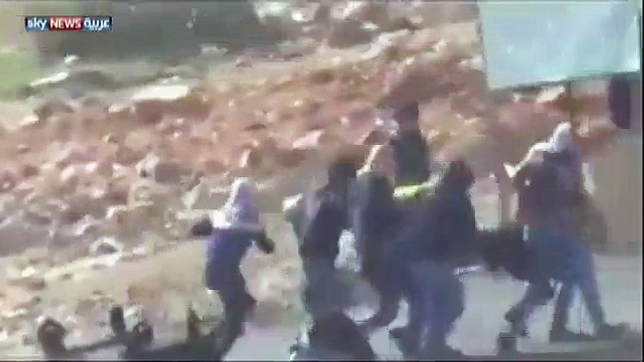 فيديو - إسرائيليين يطلقون النار صوب متظاهرين فلسطينيين ويوثقون لحظات سقوط  قتلى بالرصاص