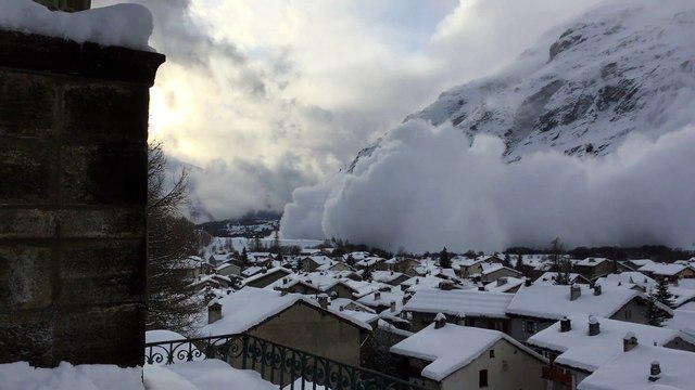 Avalanche à Bessans dans les Alpes le 12 janvier 2016