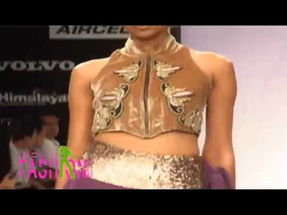 Sensuous Babe  on Ramp