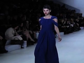 Sexy Bipasha Basu Sizzles The Ramp