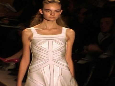 Bold & Sexy Indian Models On The Ramp