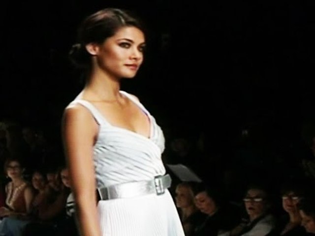 HOT RAVEENA TANDON,DIYA MIRZA ON JEWELLERY  FASHION SHOW IIJW 2010