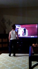 下载视频: Little boy watching and dancing on Dirty Dancing is just so talented