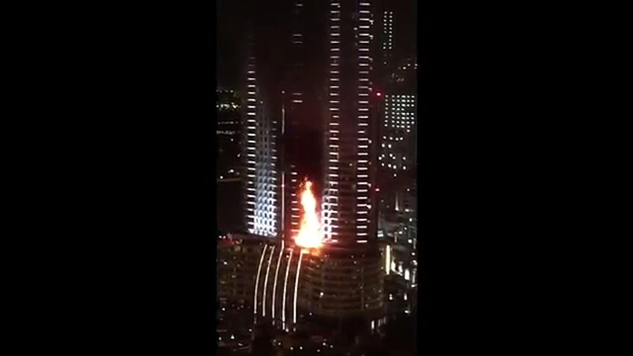 HD- (FULL)  Fire breaks out in Dubai at the Add...