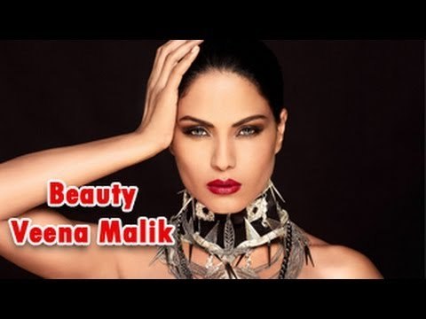 REVEALED! Veena Malik's perfect Cleavage 'HOT' Photoshoot | Bollywood Beauties