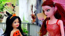 Barbie Dolls Trick Or Treat Video with Disney Frozen Queen Elsa, Prince Hans