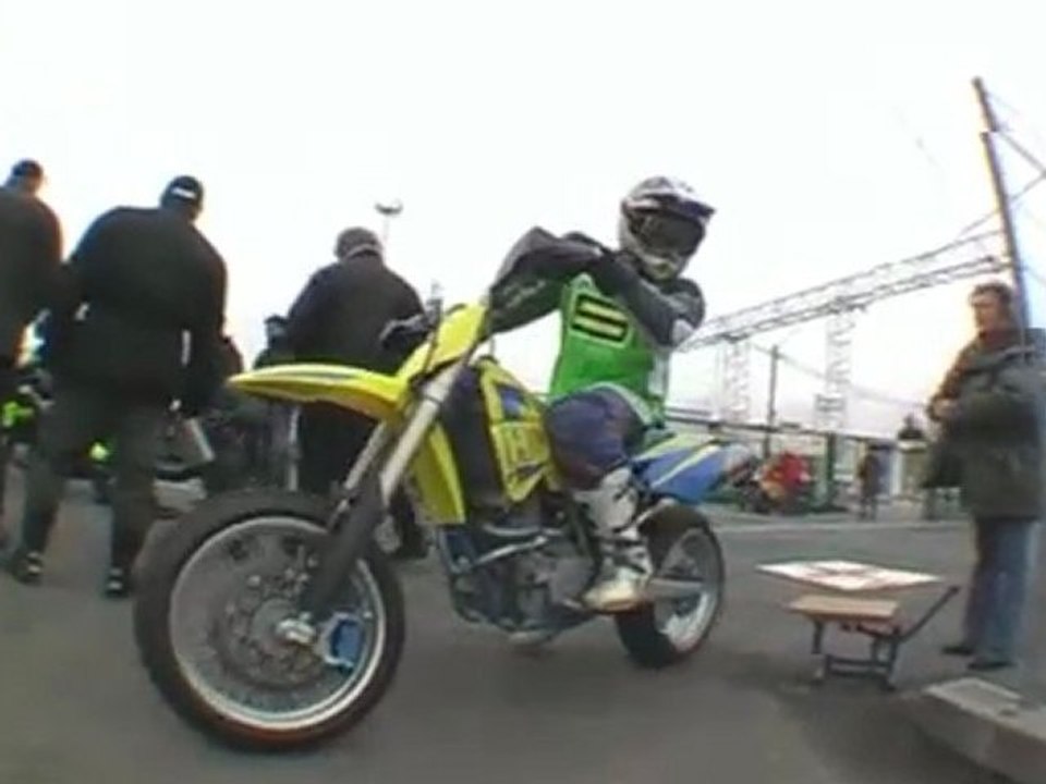 Supermot husaberg vs sportive sur circuit