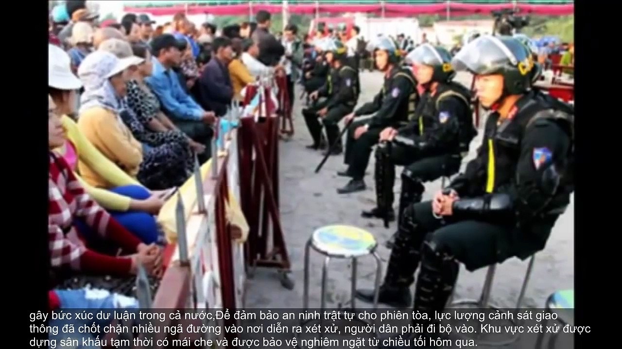 Hình ảnh Trực tiếp: Xét xử vụ thảm sát 6 người trong gia đình ở bình phước