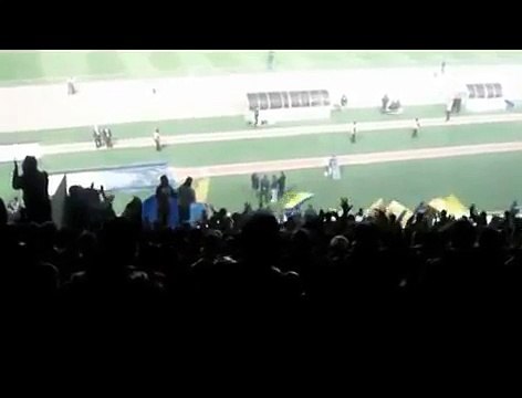 Caddelerde rüzgar,aklımda maç var.