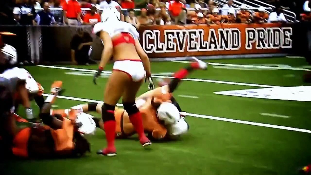 LFL Legends football league GIRLS ATTACK - hits and fights !