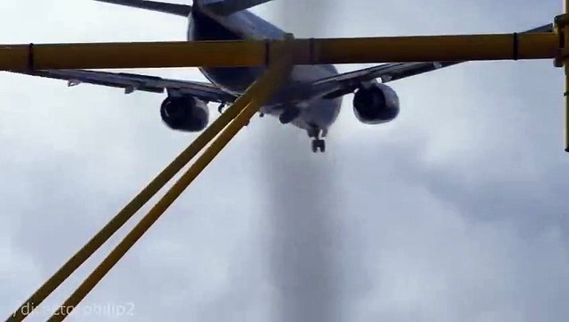 EXTREME Crosswind Landings Two Ryanair Go-Around Missed Approach with ATC bad weather Video Arts