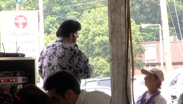 Danny Dale sings 'Are You Lonesome Tonight' Elvis Week 2007