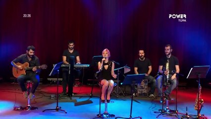 Ece Seçkin - Arnavut Kaldırımı (Powertürk Akustik)