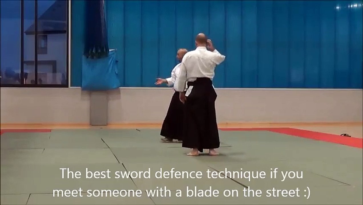 Comment se défendre à main nue contre une épée Mdr