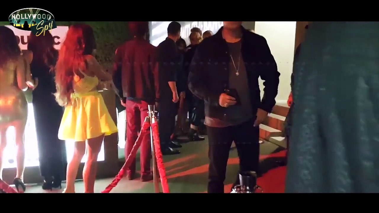 Selena Gomez Caught DRUNK And Falling Out Of Car