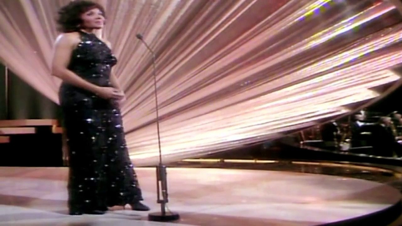 Don't Cry Out Loud / This Masquerade - Shirley Bassey (1982 TV Special)