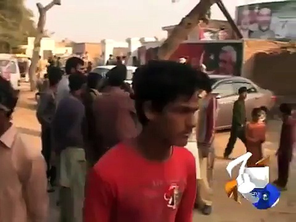PML N Supporters Vandalize PTI Election Office in Lodhran