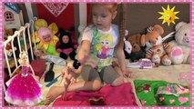 Девочка делает прическу барби ( Barbie ) кен| Girl 3 years and plays Barbie and Ken 2015