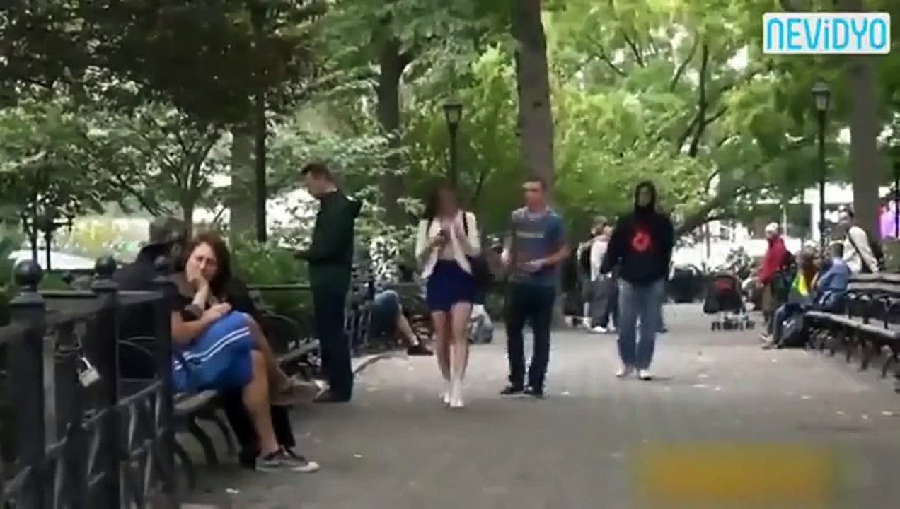 Üniversiteli Para Karşılığı Göğüs elleme 2 Paranın açamadığı kapı yok (TR altyazı)