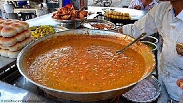 Bread Ragdo Popular Gujarati Fast Food | Indian Food Taste Test Episode-14 with Nikunj Vas