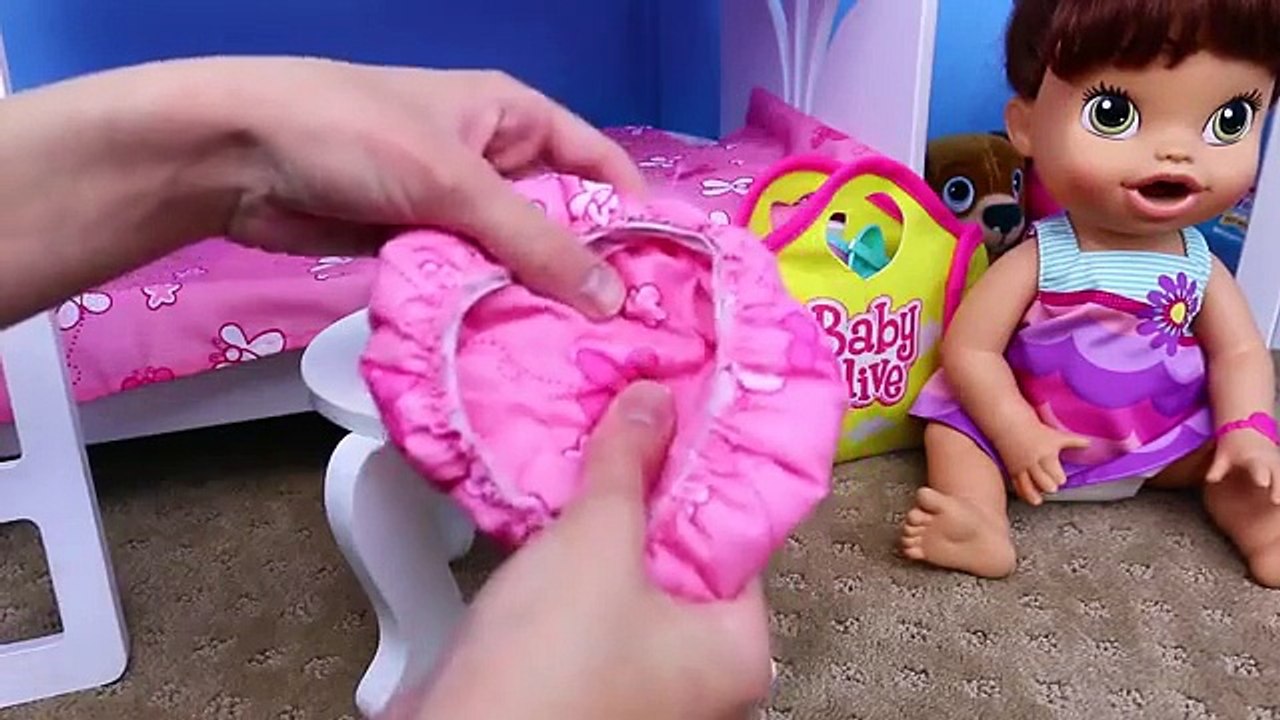 BABY ALIVE Doll Vanity KidKraft Wooden Furnitur...
