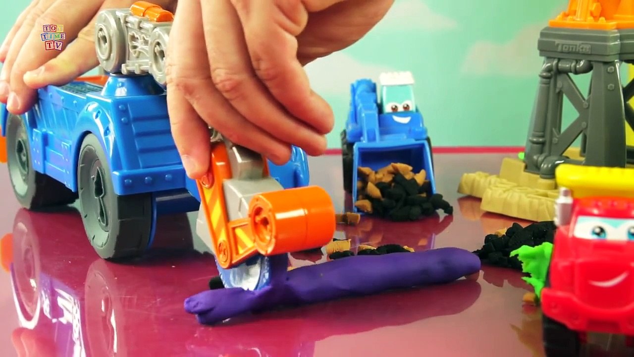 Play-doh Diggin Rigs Trash Tossin Rowdy Hulk and Buzzsaw Have Fun Cleaning Up the Mess
