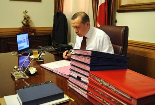 Erdoğan 4 Üniversiteye Rektör Atadı! Aralarında Dikkat Çeken Bir İsim Var