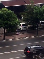 Baku tembak di Sarinah Thamrin Jakarta