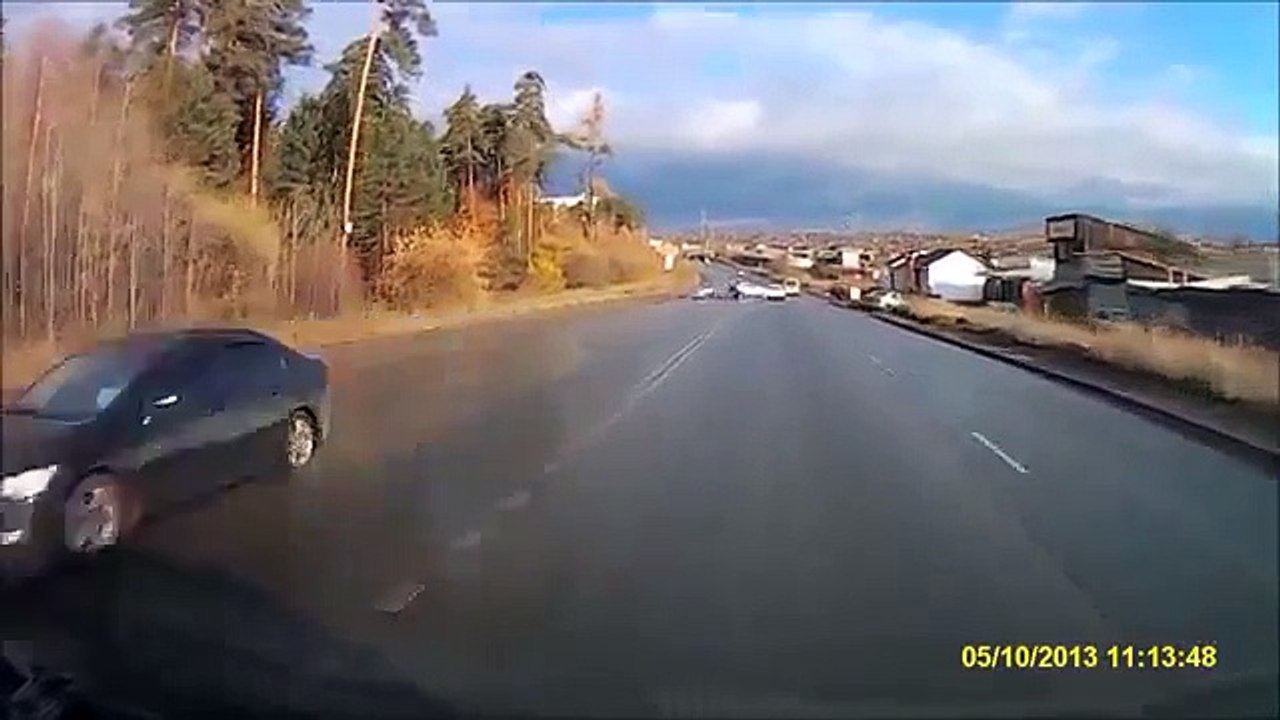 衝撃の映像　Car Crash　 爆発炎上　ドライブレコーダーが見た自動車事故の瞬間